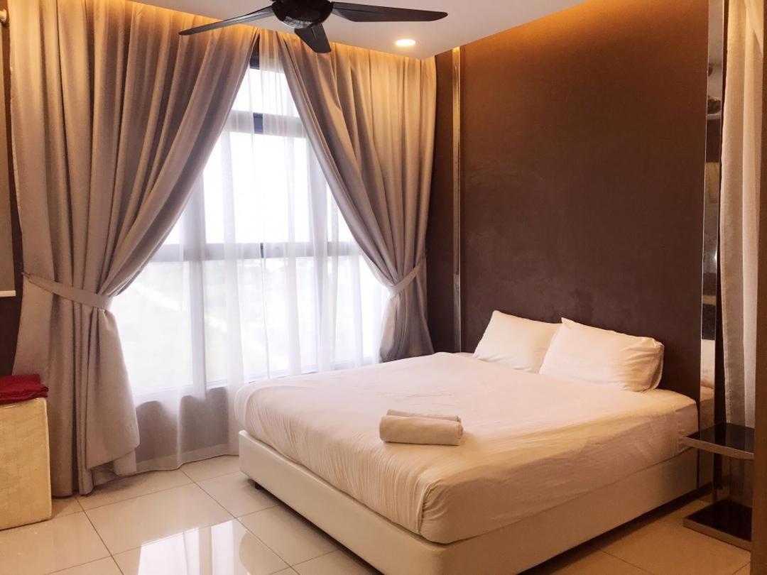 Podium View @atlantis Apartment *